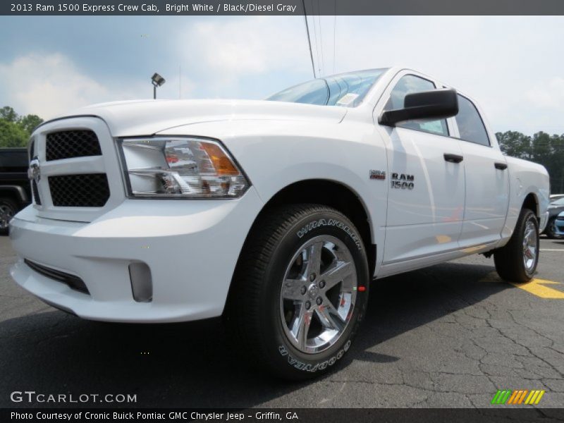 Bright White / Black/Diesel Gray 2013 Ram 1500 Express Crew Cab