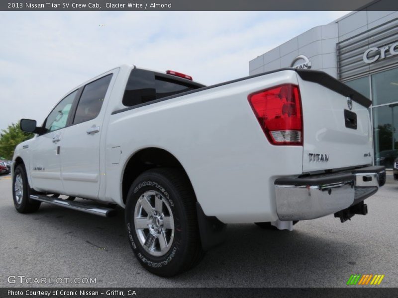 Glacier White / Almond 2013 Nissan Titan SV Crew Cab