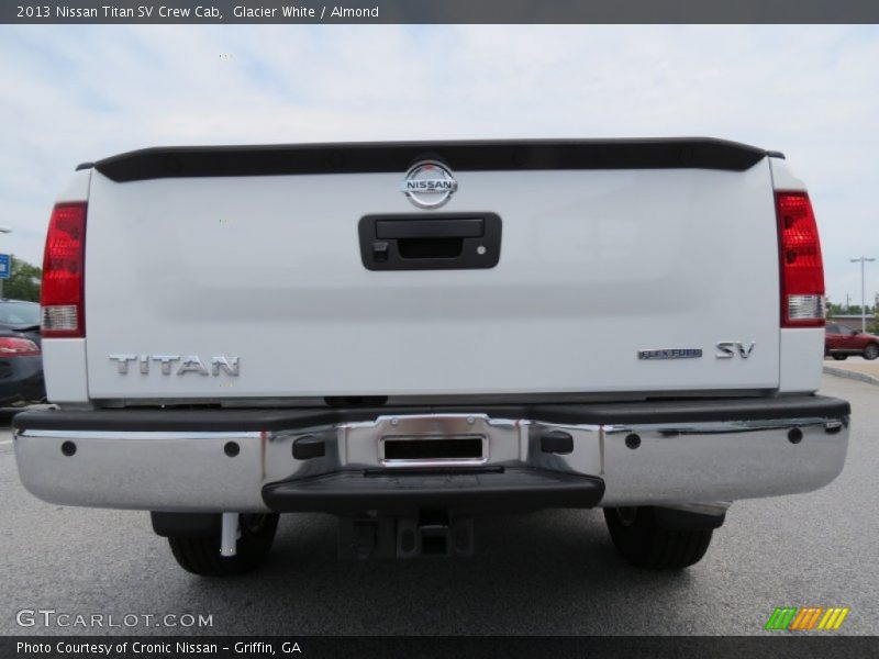 Glacier White / Almond 2013 Nissan Titan SV Crew Cab