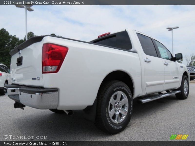  2013 Titan SV Crew Cab Glacier White