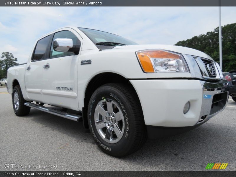 Front 3/4 View of 2013 Titan SV Crew Cab
