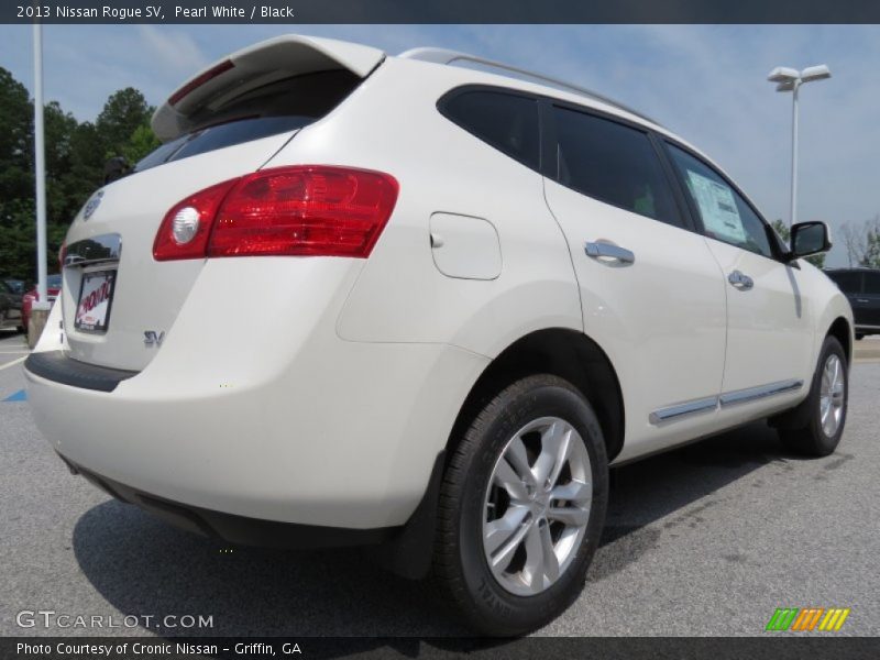 Pearl White / Black 2013 Nissan Rogue SV