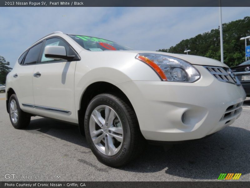 Pearl White / Black 2013 Nissan Rogue SV