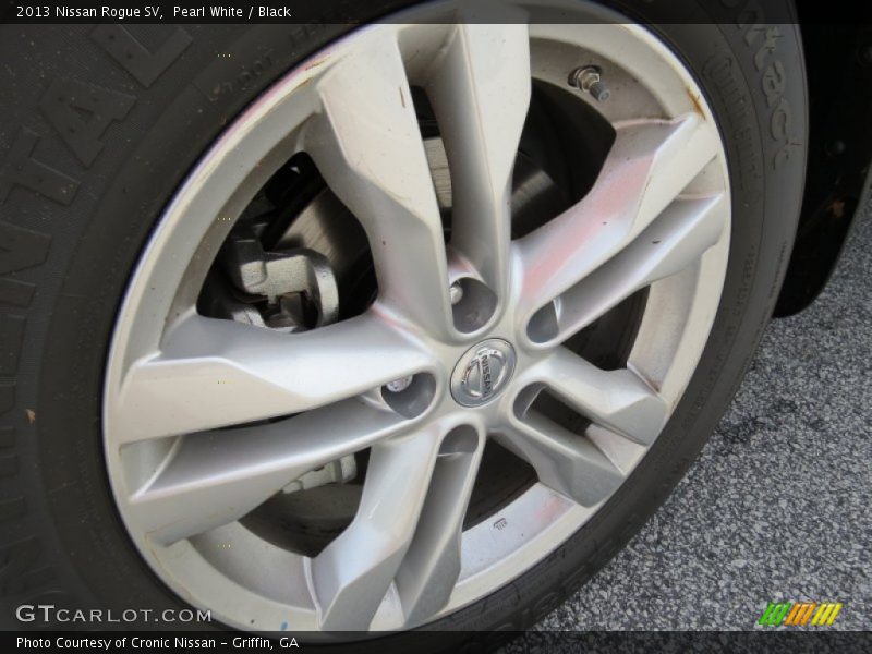 Pearl White / Black 2013 Nissan Rogue SV