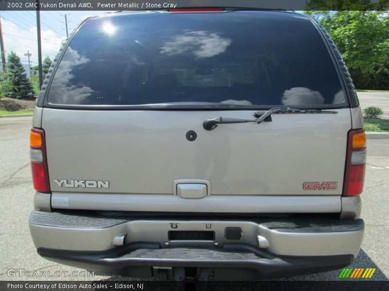 Pewter Metallic / Stone Gray 2002 GMC Yukon Denali AWD