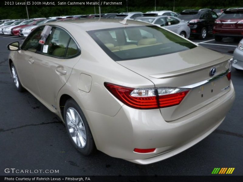 Satin Cashmere Metallic / Parchment 2013 Lexus ES 300h Hybrid