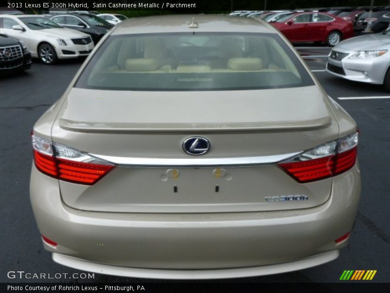 Satin Cashmere Metallic / Parchment 2013 Lexus ES 300h Hybrid