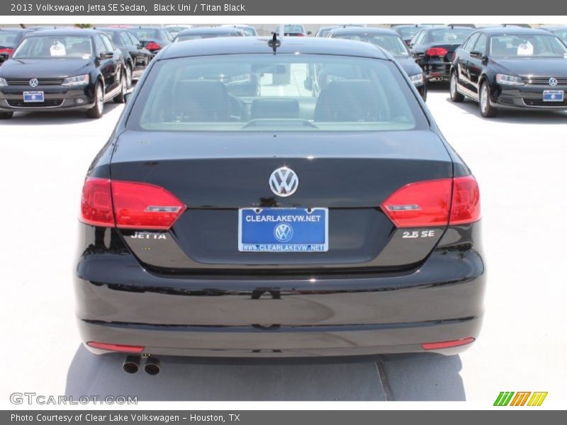 Black Uni / Titan Black 2013 Volkswagen Jetta SE Sedan