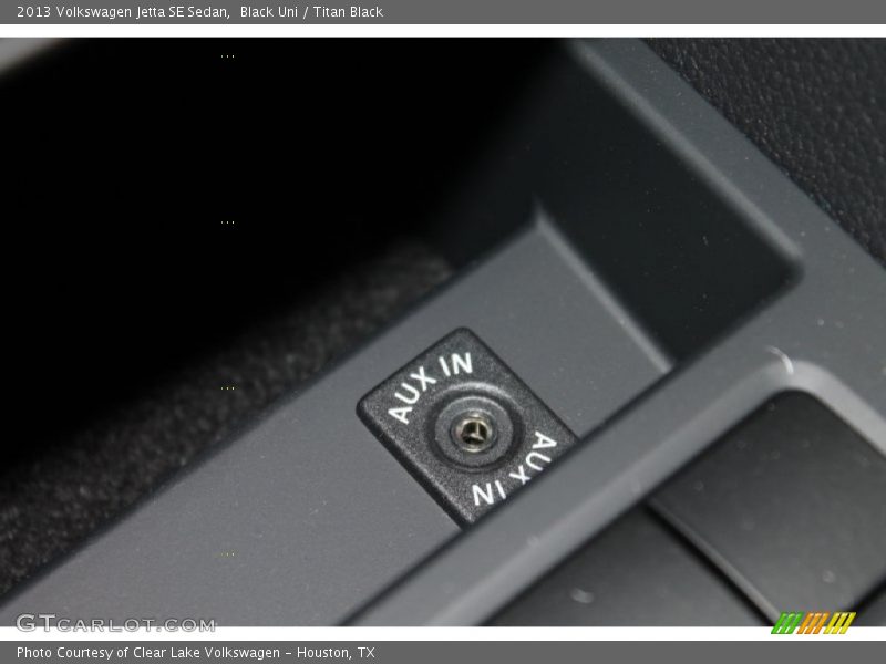 Black Uni / Titan Black 2013 Volkswagen Jetta SE Sedan
