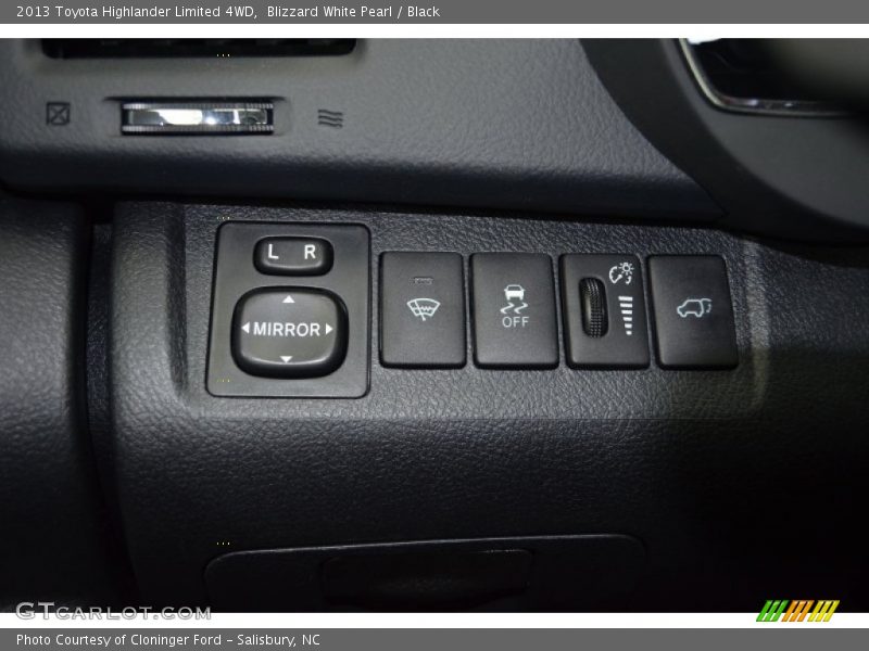Blizzard White Pearl / Black 2013 Toyota Highlander Limited 4WD