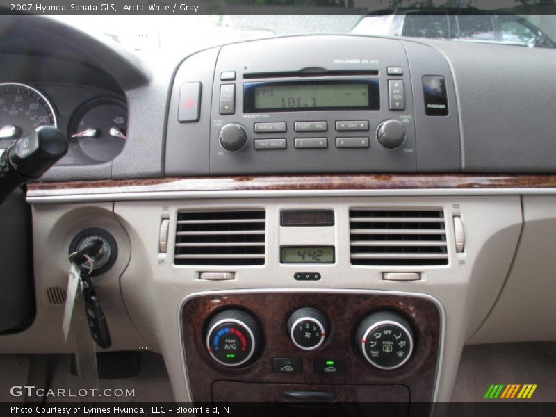 Arctic White / Gray 2007 Hyundai Sonata GLS