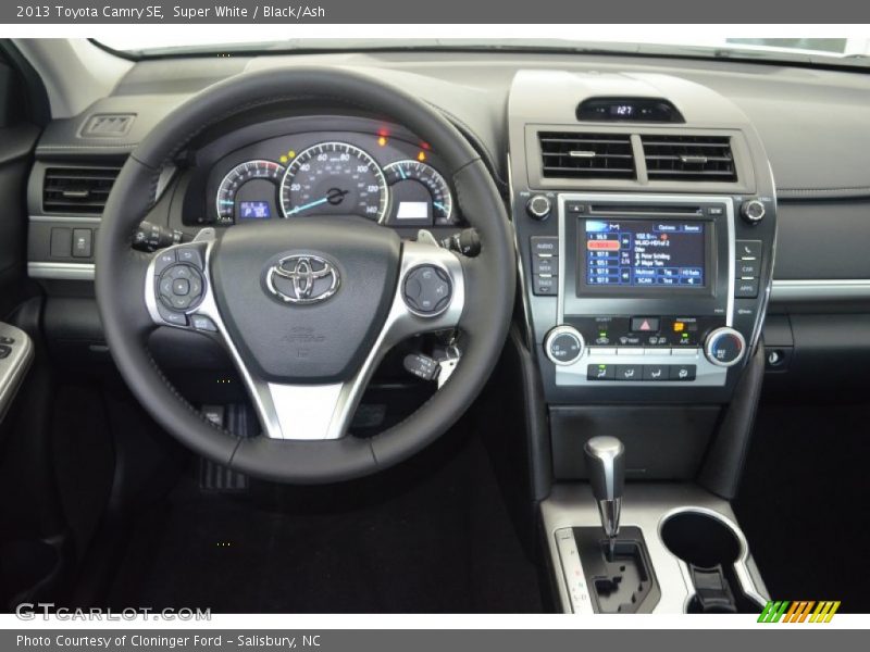 Super White / Black/Ash 2013 Toyota Camry SE