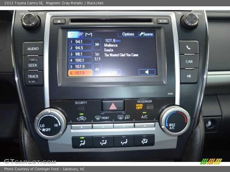 Magnetic Gray Metallic / Black/Ash 2013 Toyota Camry SE