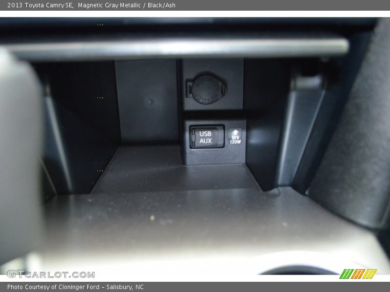 Magnetic Gray Metallic / Black/Ash 2013 Toyota Camry SE