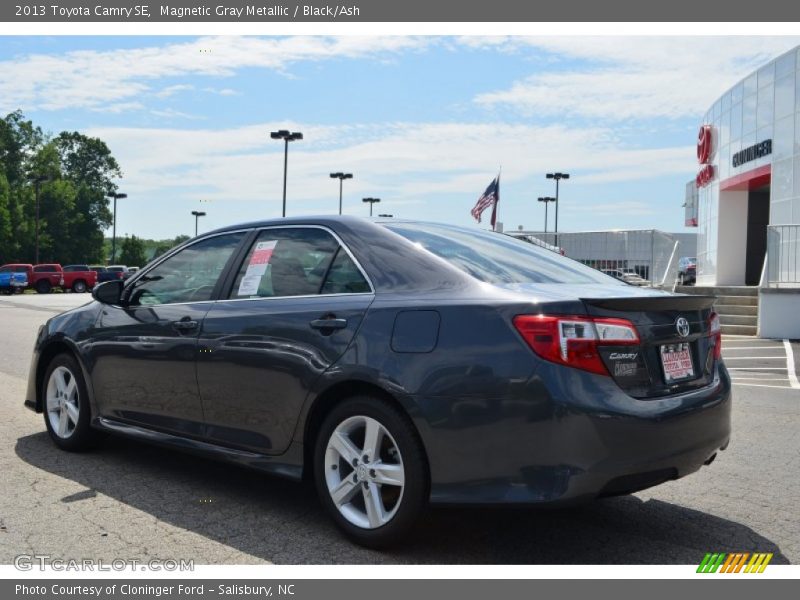 Magnetic Gray Metallic / Black/Ash 2013 Toyota Camry SE