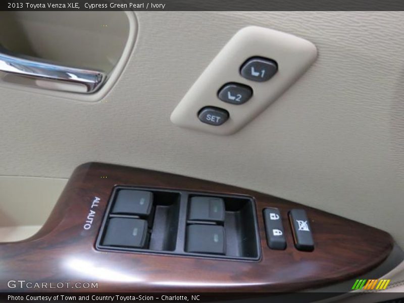 Cypress Green Pearl / Ivory 2013 Toyota Venza XLE