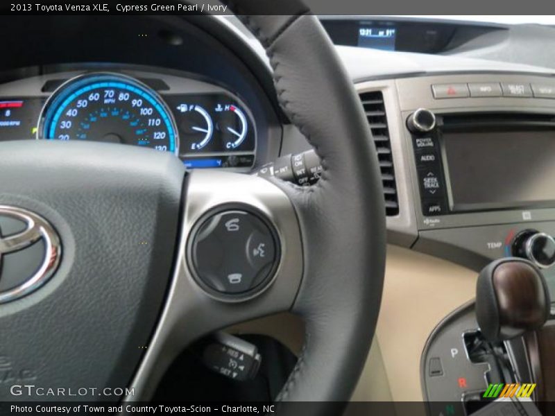 Controls of 2013 Venza XLE