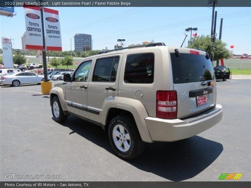 Light Sandstone Pearl / Pastel Pebble Beige 2010 Jeep Liberty Sport