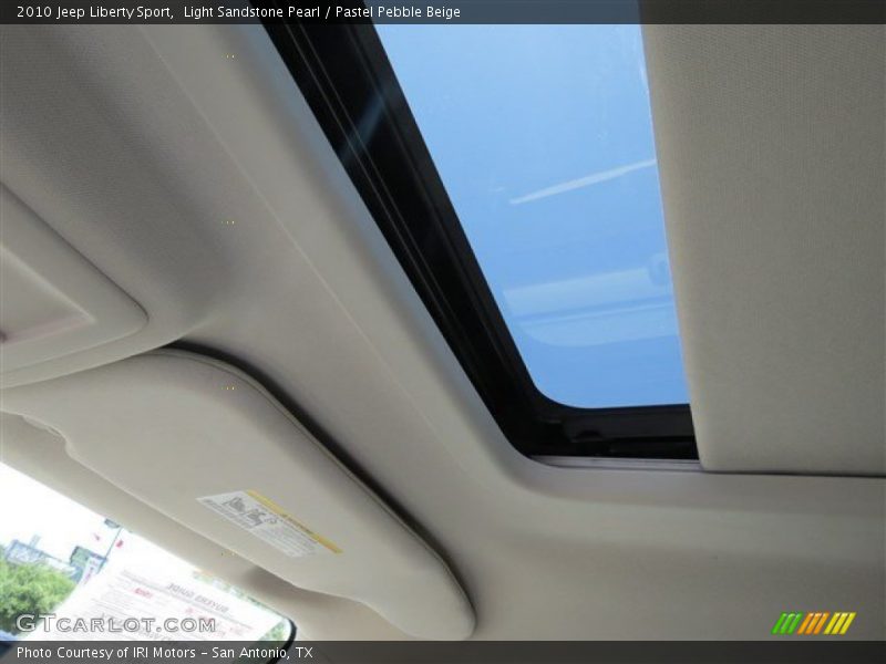 Light Sandstone Pearl / Pastel Pebble Beige 2010 Jeep Liberty Sport