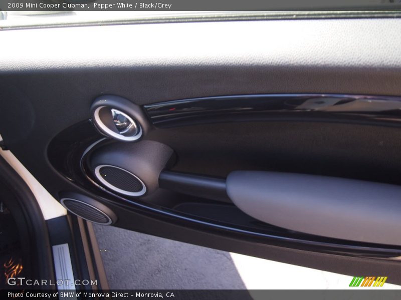 Pepper White / Black/Grey 2009 Mini Cooper Clubman