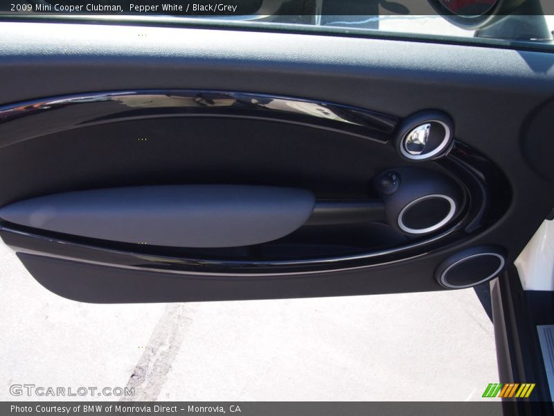 Pepper White / Black/Grey 2009 Mini Cooper Clubman