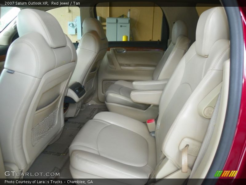 Red Jewel / Tan 2007 Saturn Outlook XR