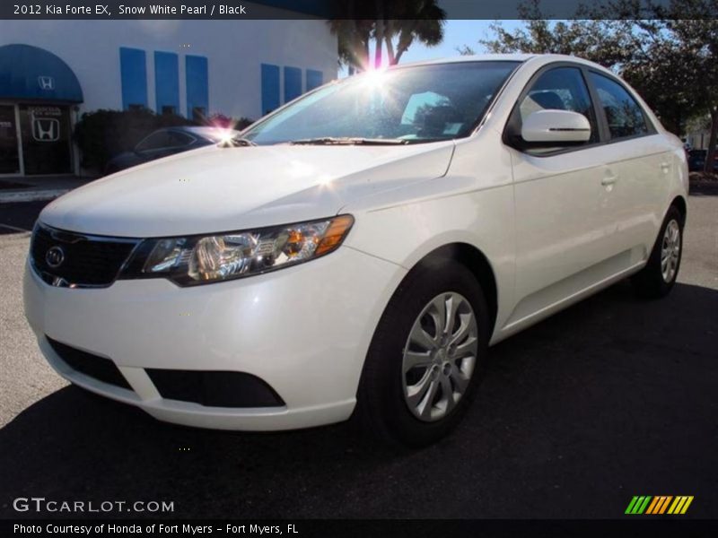 Snow White Pearl / Black 2012 Kia Forte EX