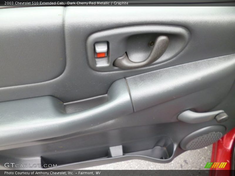 Dark Cherry Red Metallic / Graphite 2003 Chevrolet S10 Extended Cab