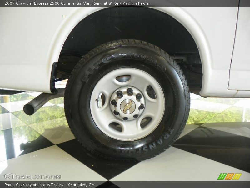  2007 Express 2500 Commercial Van Wheel