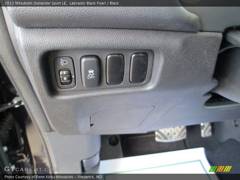 Labrador Black Pearl / Black 2013 Mitsubishi Outlander Sport LE