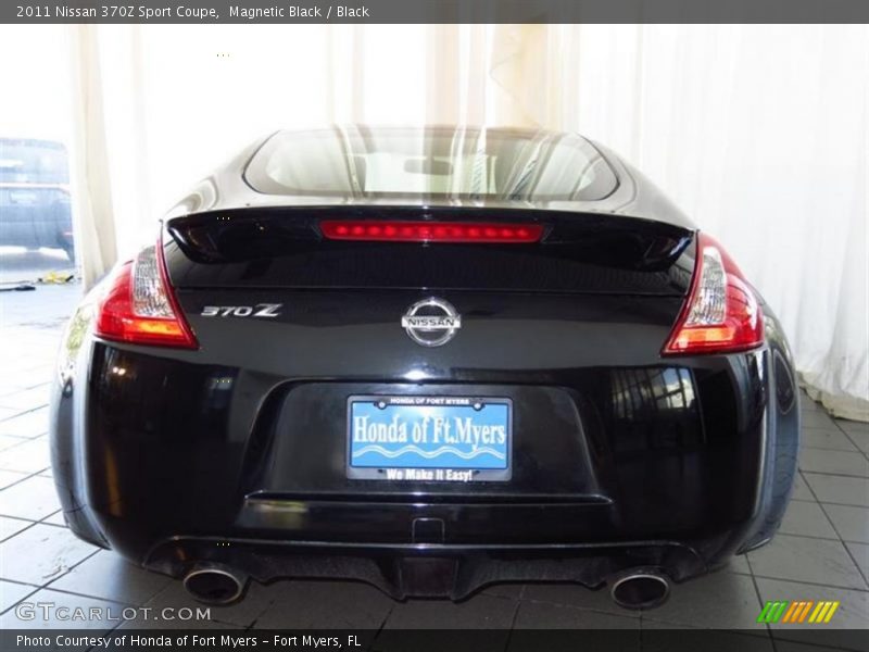 Magnetic Black / Black 2011 Nissan 370Z Sport Coupe