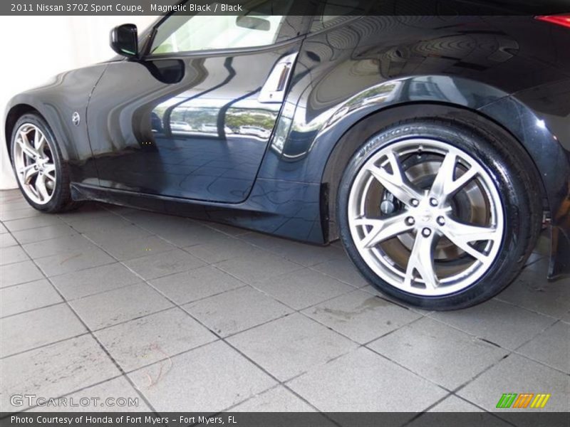 Magnetic Black / Black 2011 Nissan 370Z Sport Coupe