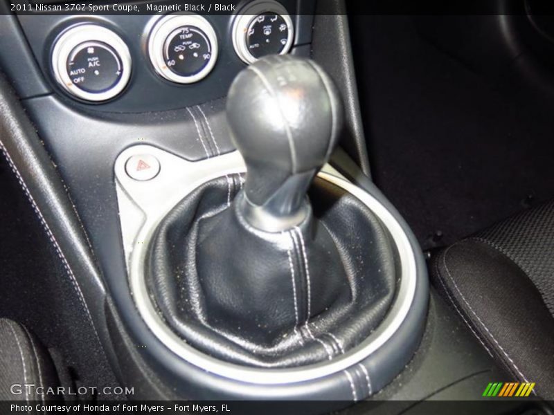 Magnetic Black / Black 2011 Nissan 370Z Sport Coupe