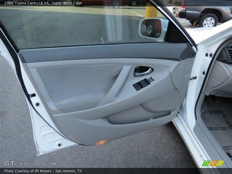 Super White / Ash 2008 Toyota Camry LE V6