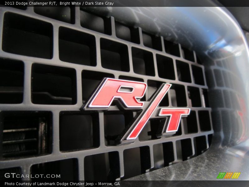 Bright White / Dark Slate Gray 2013 Dodge Challenger R/T