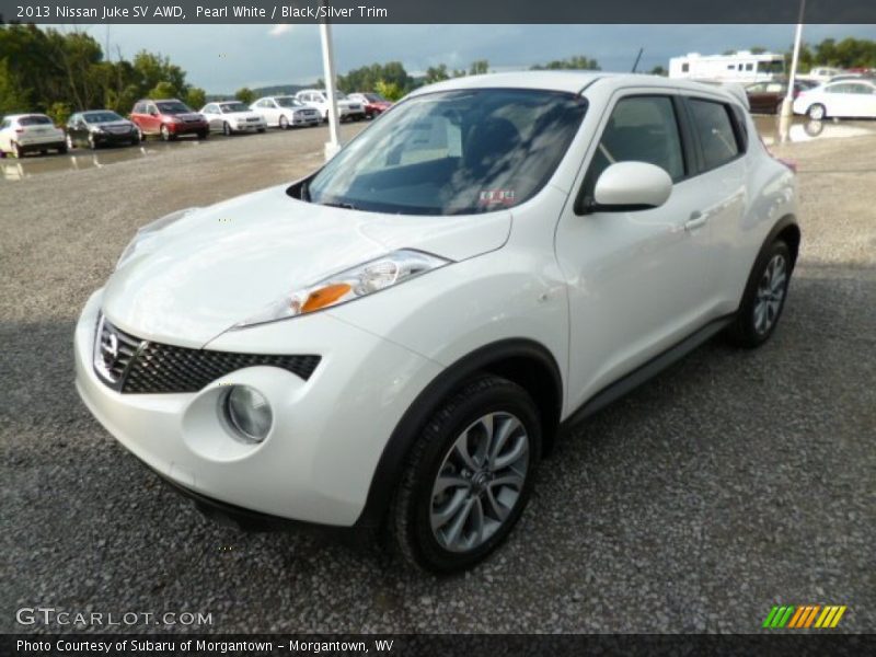 Pearl White / Black/Silver Trim 2013 Nissan Juke SV AWD