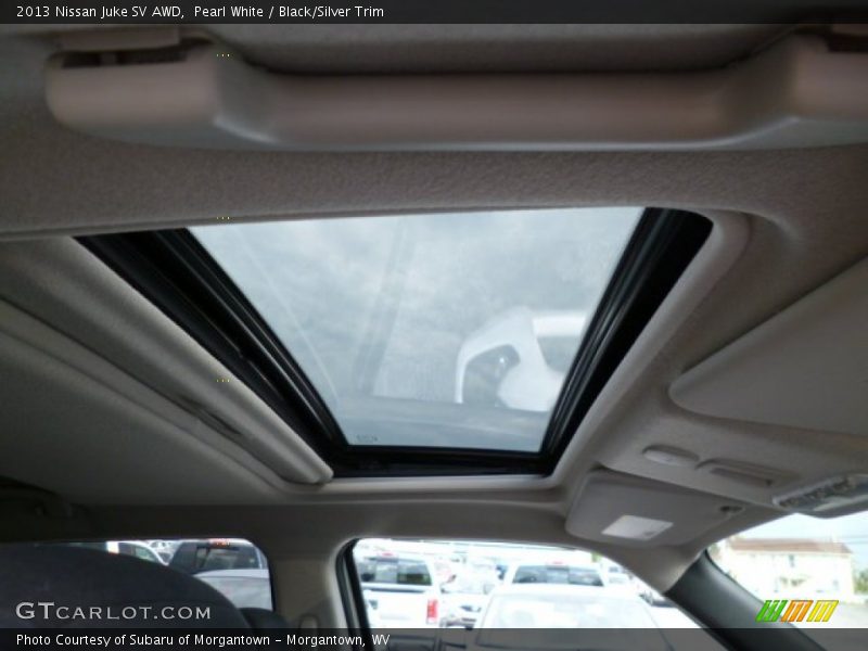 Pearl White / Black/Silver Trim 2013 Nissan Juke SV AWD