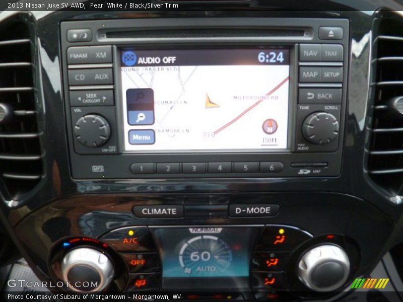 Pearl White / Black/Silver Trim 2013 Nissan Juke SV AWD