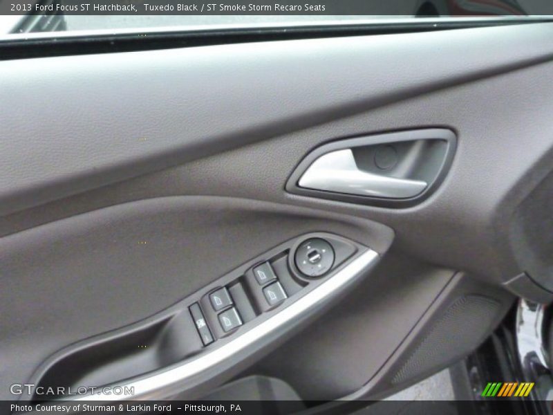 Controls of 2013 Focus ST Hatchback