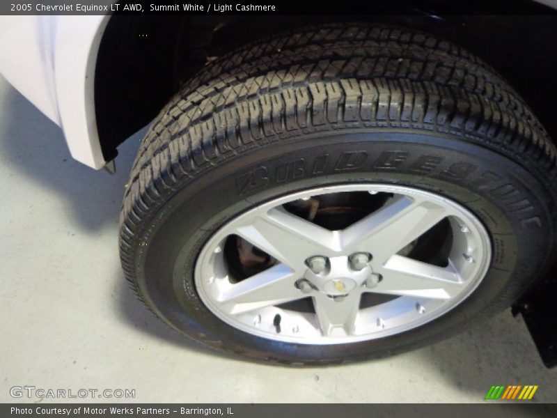 Summit White / Light Cashmere 2005 Chevrolet Equinox LT AWD