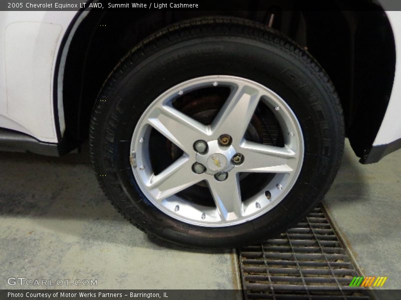 Summit White / Light Cashmere 2005 Chevrolet Equinox LT AWD