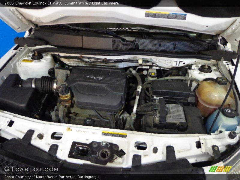 Summit White / Light Cashmere 2005 Chevrolet Equinox LT AWD