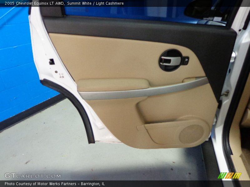 Summit White / Light Cashmere 2005 Chevrolet Equinox LT AWD