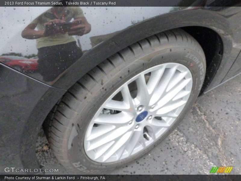 Tuxedo Black / Tuscany Red 2013 Ford Focus Titanium Sedan