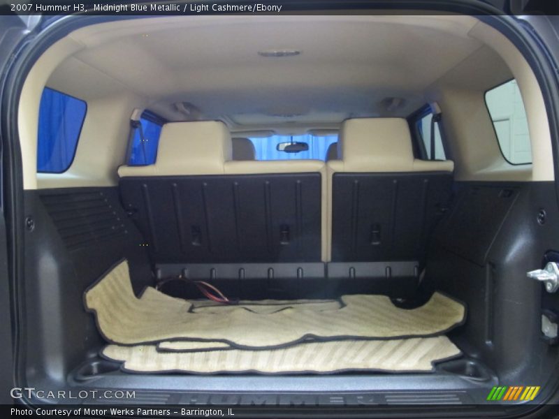  2007 H3  Trunk