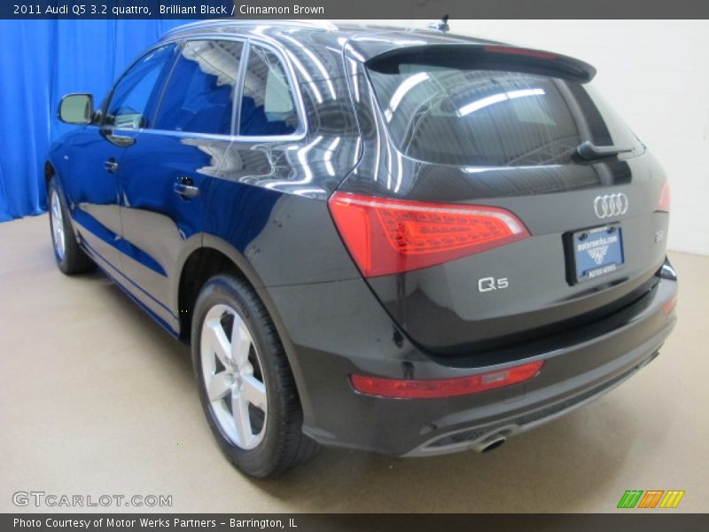 Brilliant Black / Cinnamon Brown 2011 Audi Q5 3.2 quattro