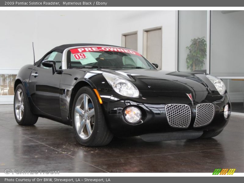 Front 3/4 View of 2009 Solstice Roadster