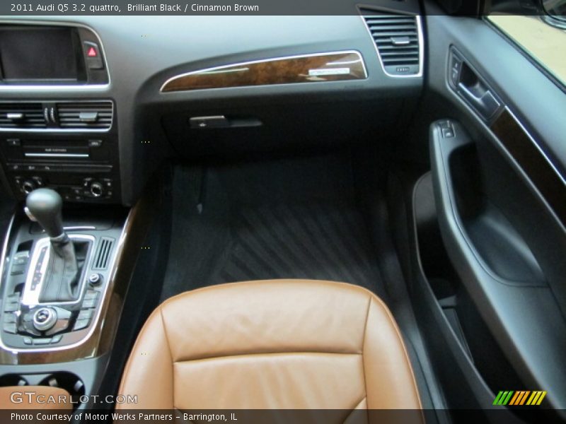 Brilliant Black / Cinnamon Brown 2011 Audi Q5 3.2 quattro