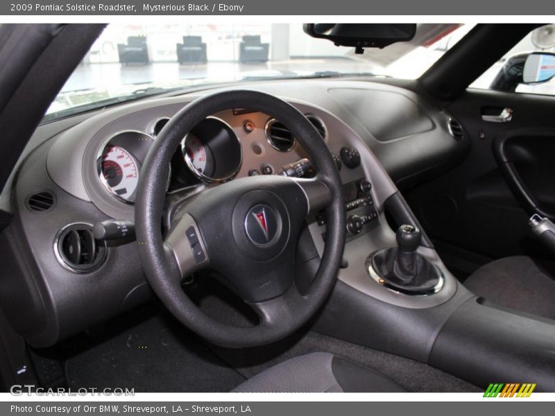 Dashboard of 2009 Solstice Roadster