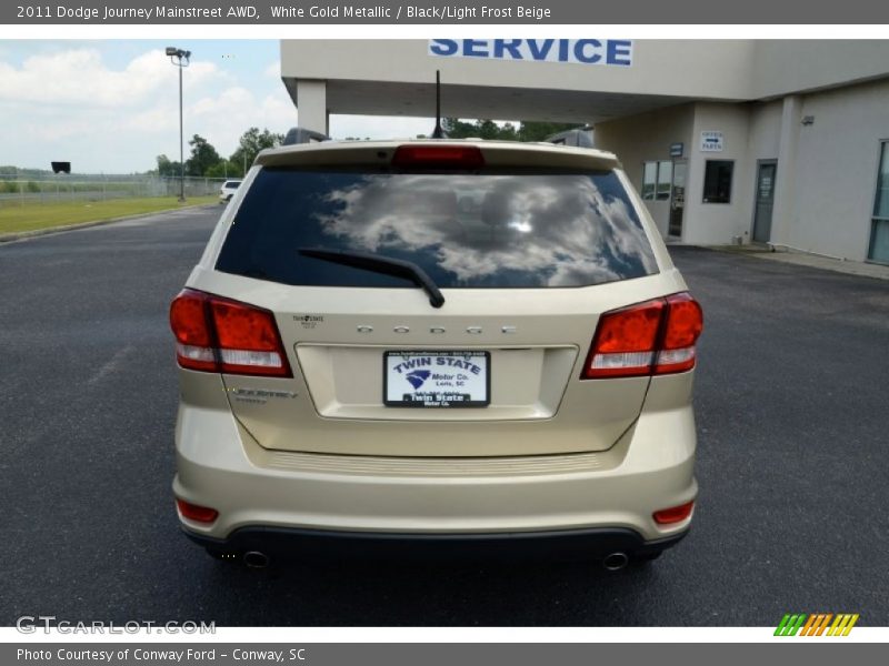 White Gold Metallic / Black/Light Frost Beige 2011 Dodge Journey Mainstreet AWD